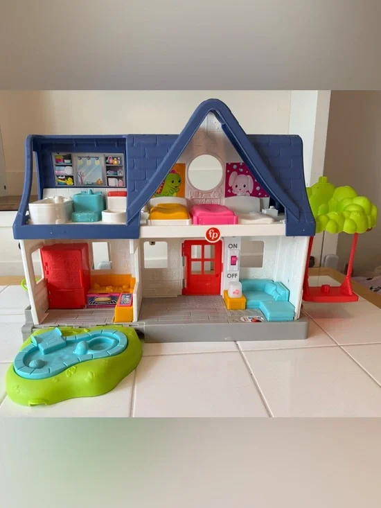 Fisher-Price Little People Friends Together Play House Lights & Sounds Learning - Picture 1 of 16